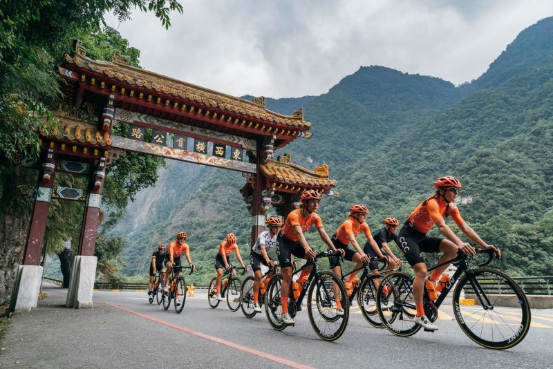 Marianne Vos領軍的CCC-Liv車隊中華民國自行車騎士協會提供